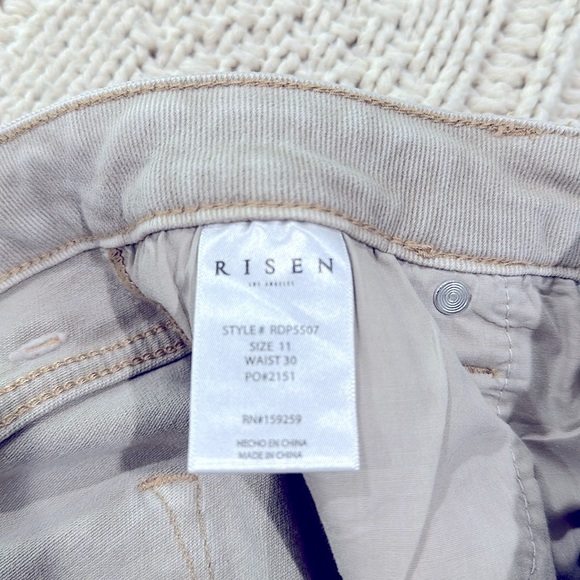 Risen Jeans size 11/30 raw hem high rise - Picture 8 of 8
